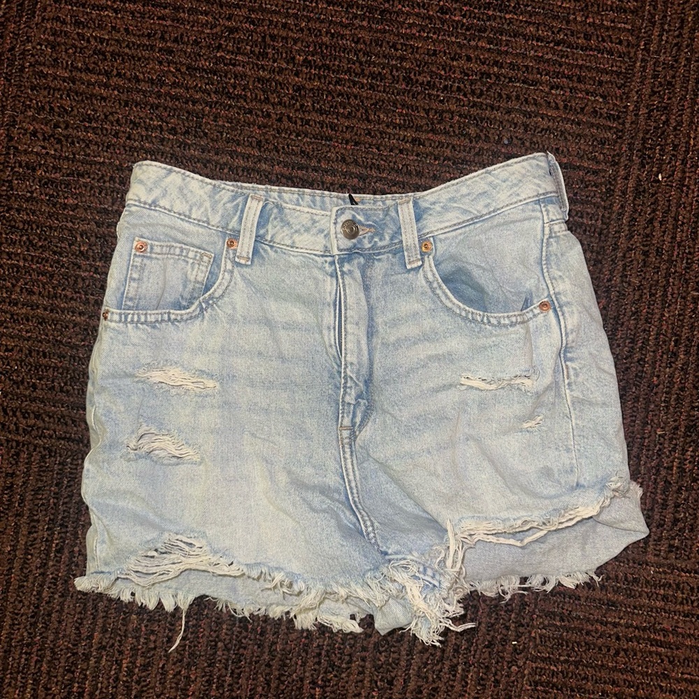 Divided H&M Distressed Light Wash Denim Shorts
